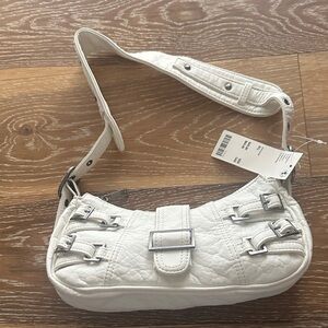 NEW!! URBAN OUTFITTERS soft faux pebbled leather shoulder bag, white.